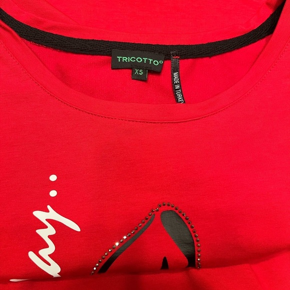 Red Tricotto Glam Dress with Black Accents - Picture 11 of 12